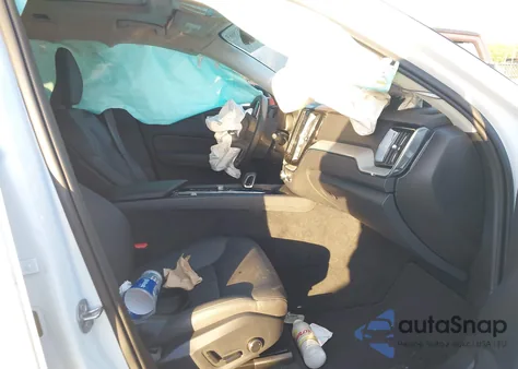 2025 Volvo Xc60 B5 Plus from USA, damaged, VIN YV4M12RC4S1182920